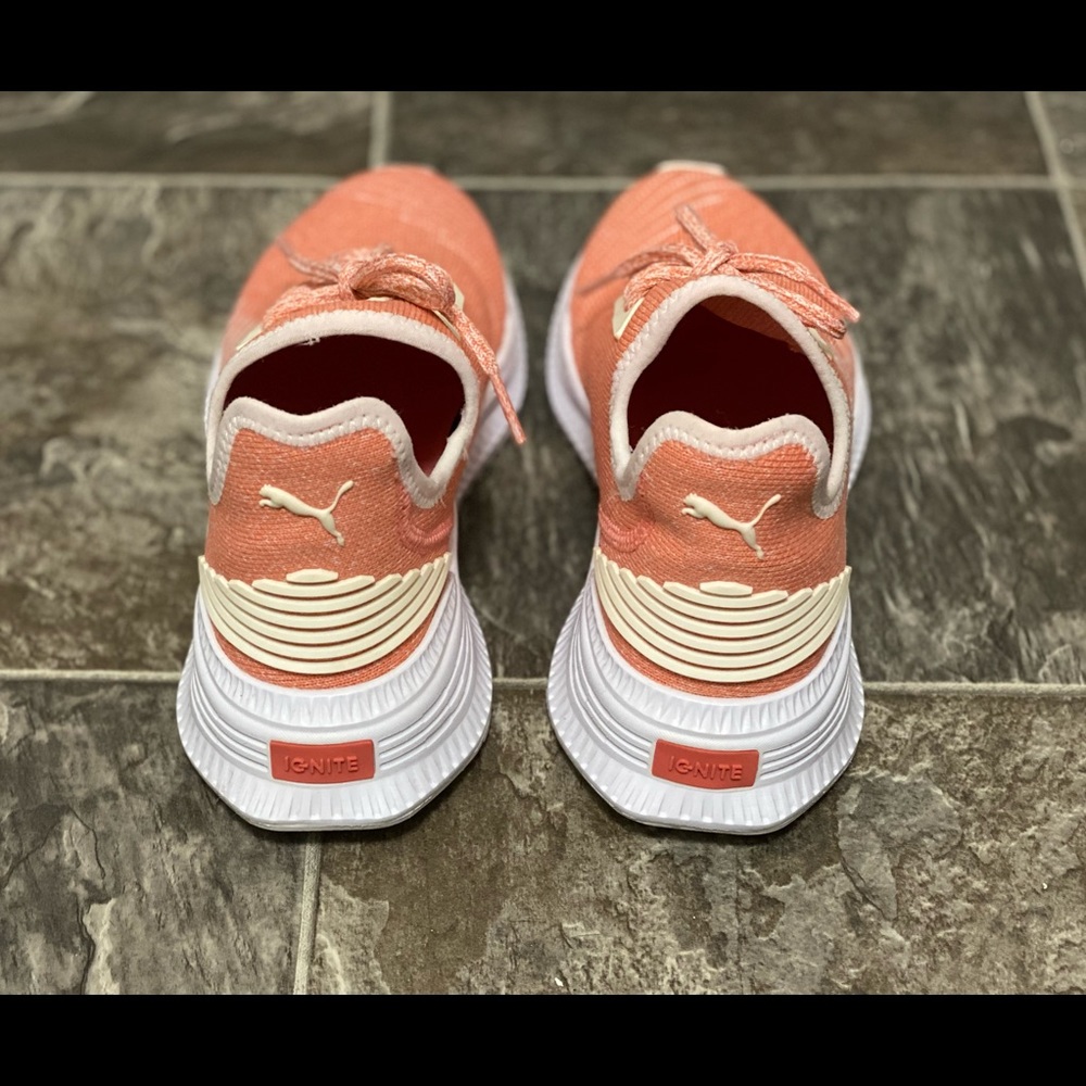 Puma - Picture 5 of 5